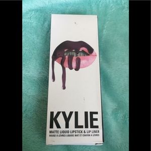 Kylie lip stain